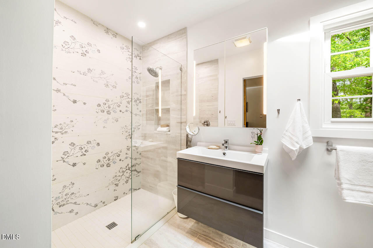 31 Mt Bolus Road Chapel Hill, NC 27514 - Photo 28 of 72 31MtBlousRd-050