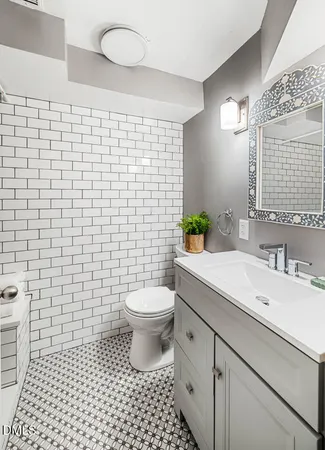 $950,000 | 31 Mt Bolus Road, Chapel Hill, NC 27514