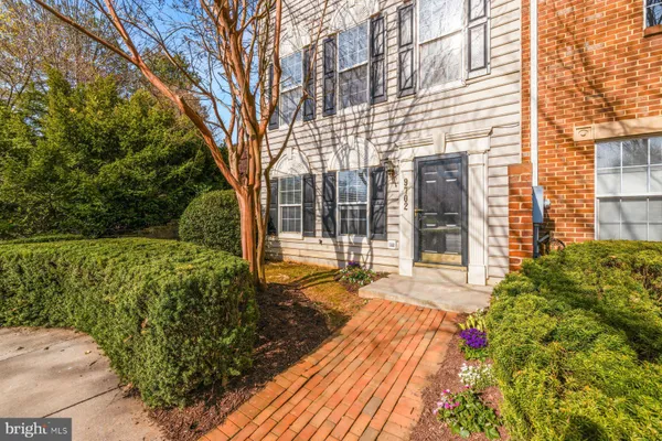 $685,000 | 9702 Washingtonian Boulevard, Gaithersburg, MD 20878