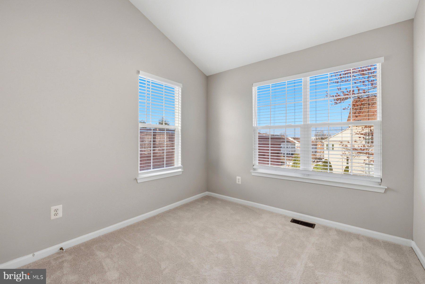 9702 Washingtonian Boulevard Gaithersburg, MD 20878 - Photo 13 of 30 Second Bedrooom