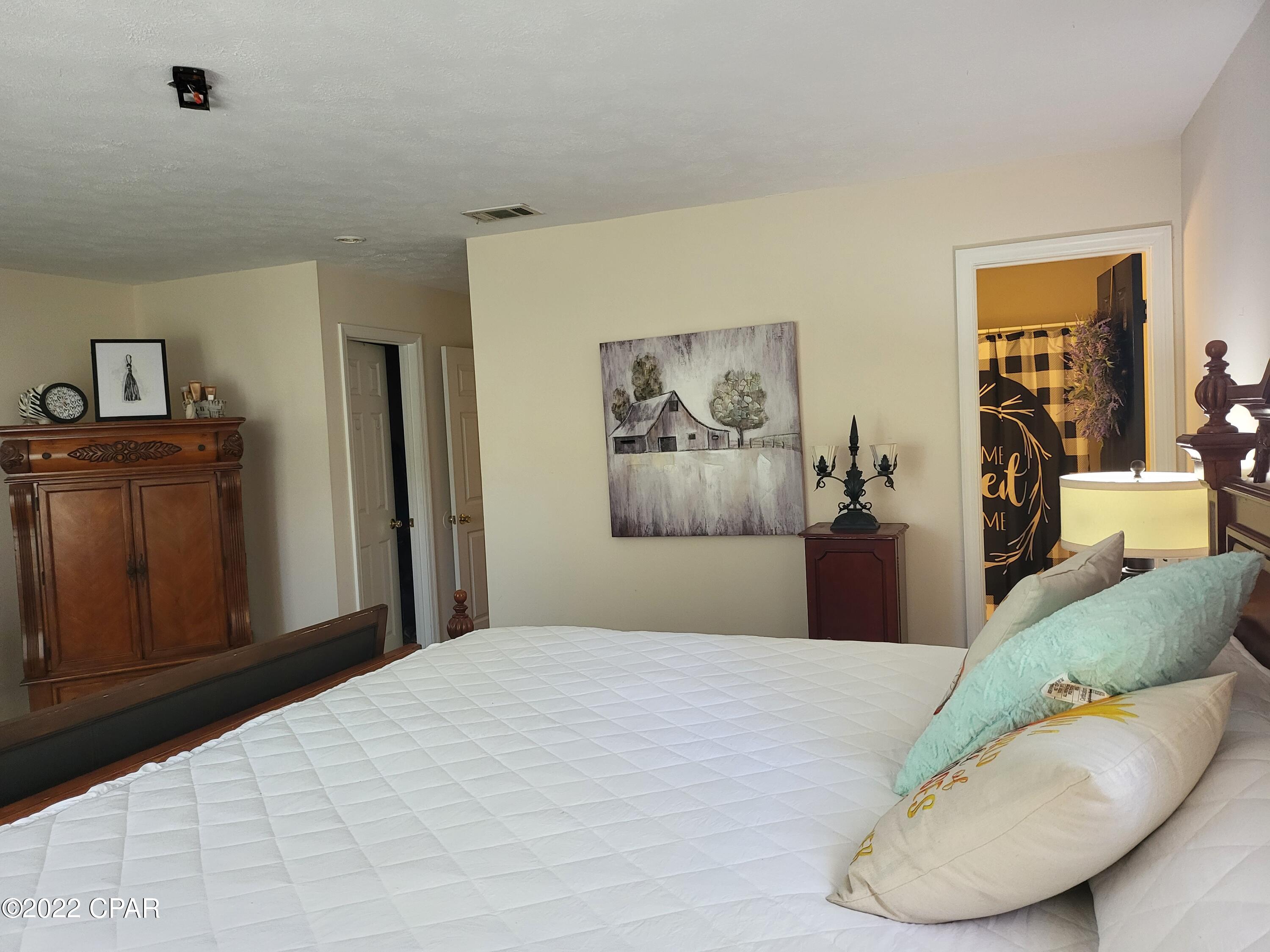 7740 Shady Grove Road Grand Ridge, FL 32442 - Photo 14 of 31 Gallery Image 14