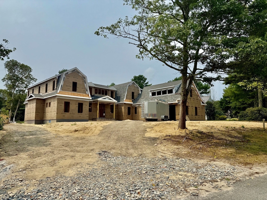 226 Dun Robin Road Mashpee, MA 02649 - Photo 3 of 10 Gallery Image 3