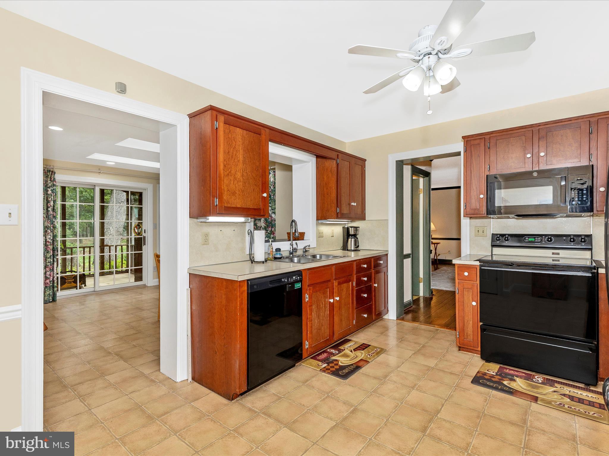 4600 Wayne Road Chambersburg, PA 17202 - Photo 15 of 58 Kitchen