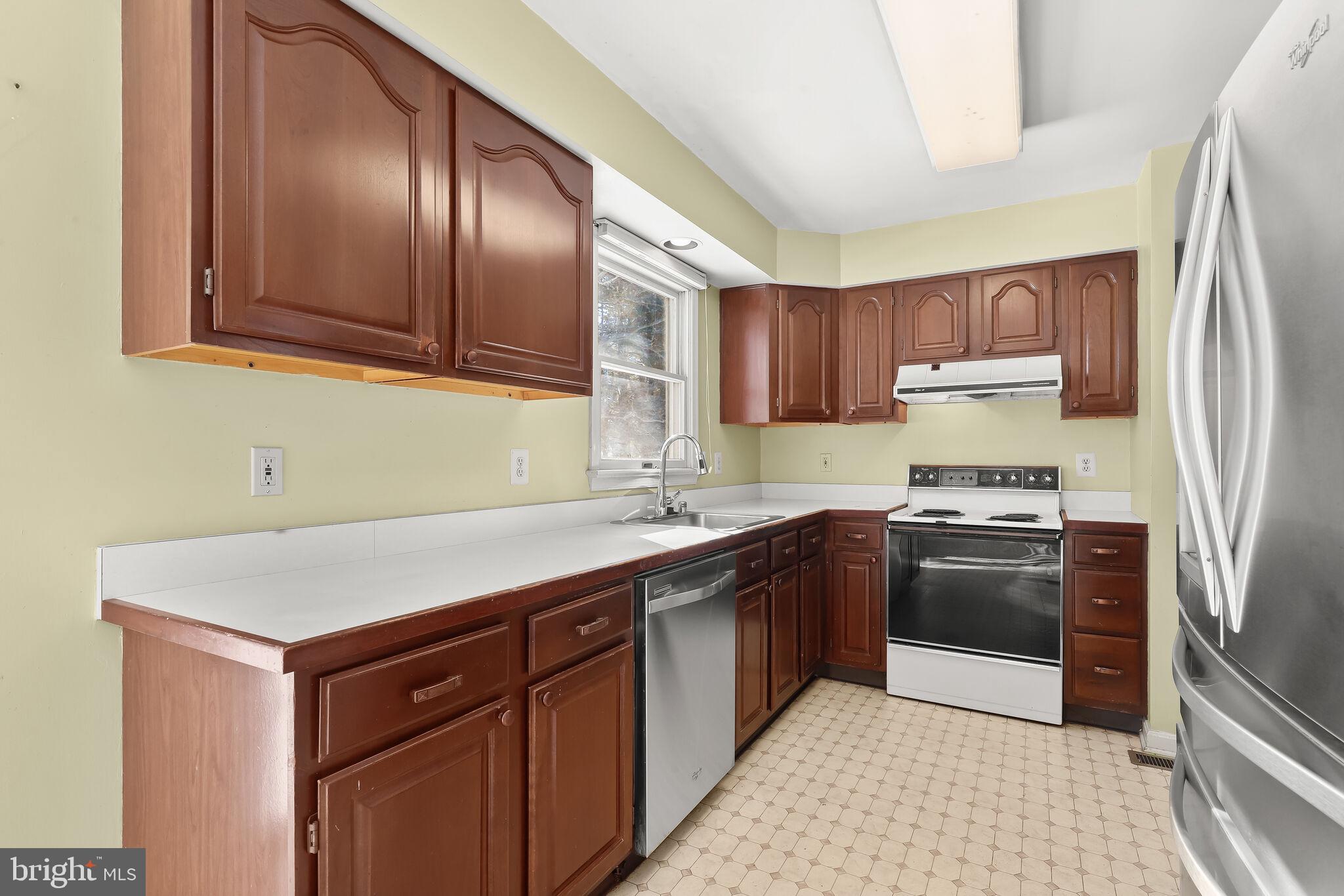 16445 Old Frederick Road Mount Airy, MD 21771 - Photo 13 of 62 Eat-In Kitchen