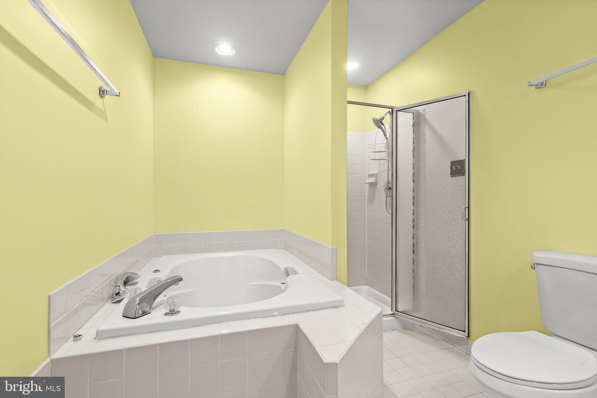 16445 Old Frederick Road Mount Airy, MD 21771 - Photo 33 of 62 Primary En-Suite Full Bath