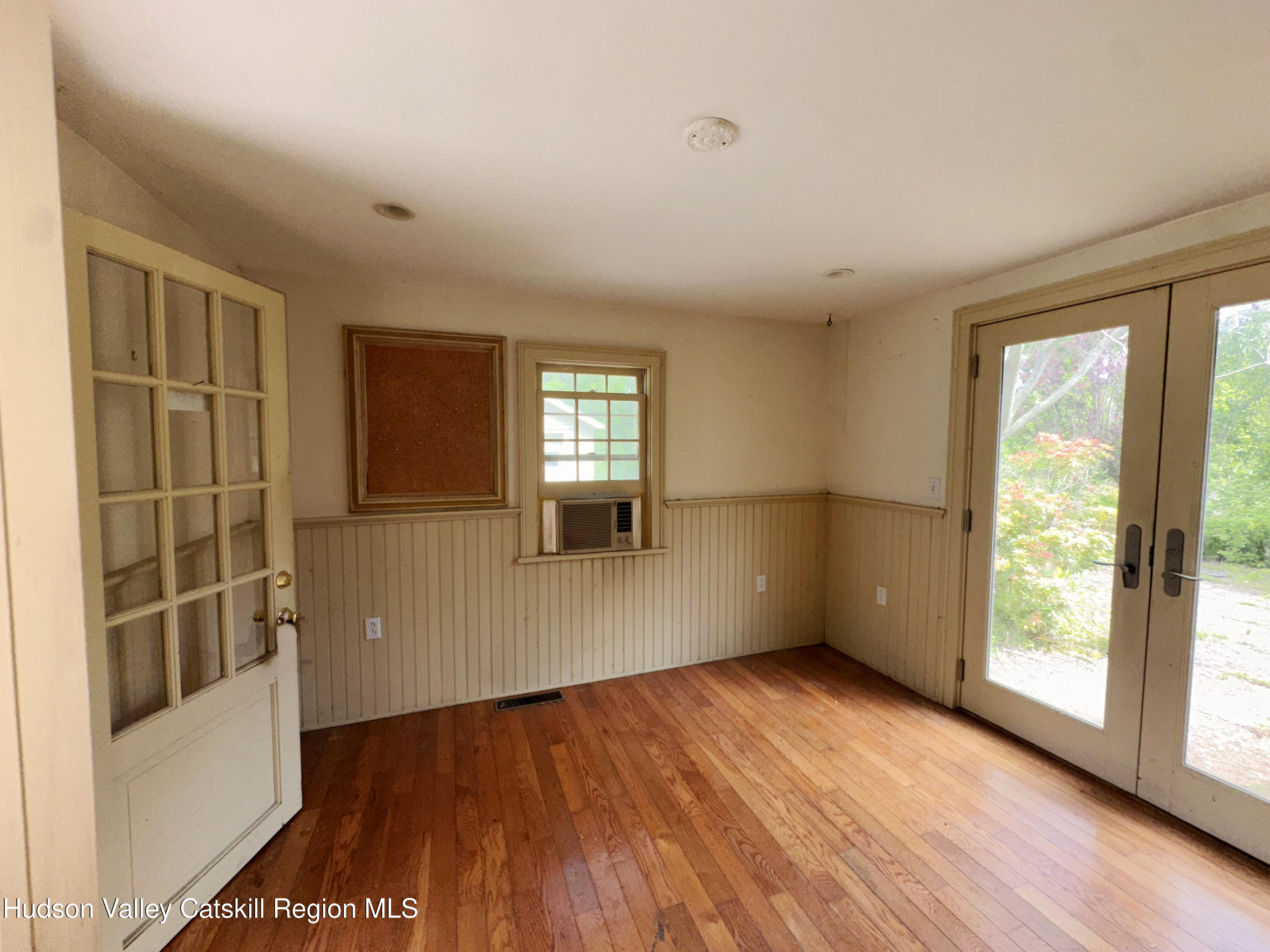4098 Highway 209 Stone Ridge, NY 12484 - Photo 9 of 12 dining