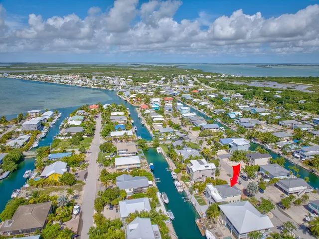 $2,300,000 | 948 Gulf Drive, Summerland Key, FL 33042