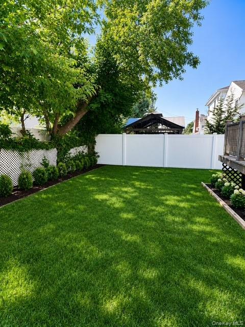42 Marbourne Road Bethpage, NY 11714 - Photo 31 of 35 Gallery Image 31