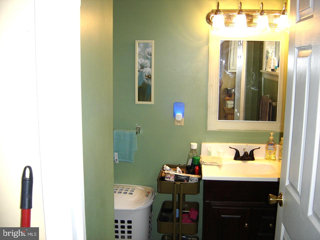 27 Silver Lake Road Bridgeton, NJ 08302 - Photo 10 of 15 1st Floor Full Bath
