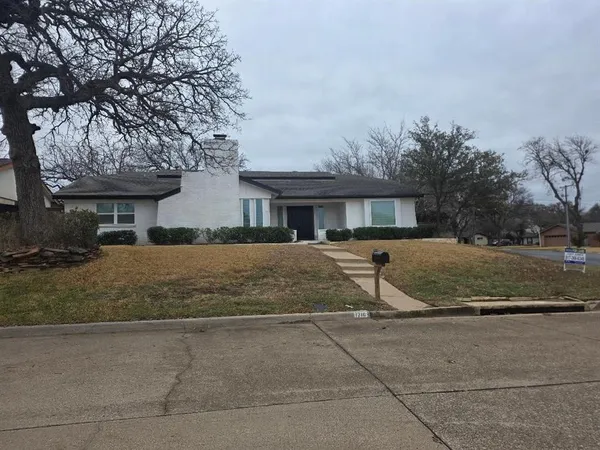 $2,950 | Undisclosed Address, Hurst, TX 76054