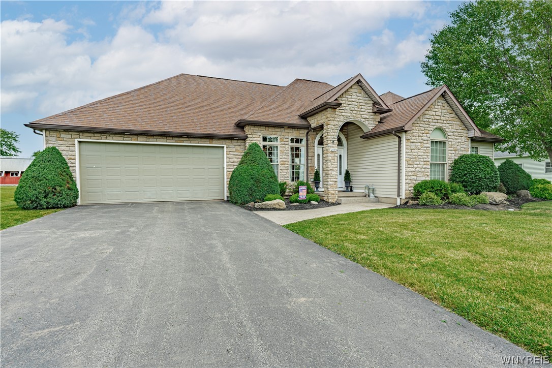 4899 Beach Ridge Road Pendleton, NY 14094 - Photo 2 of 48