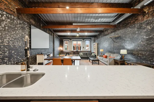 $2,200 | 124 Strawberry Alley, Unit A, Clarksville, TN 37040