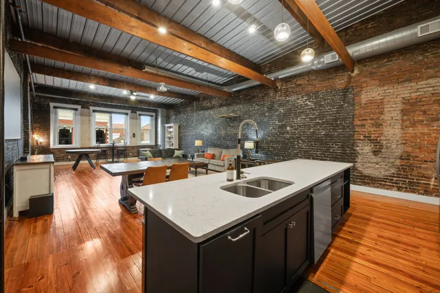 $2,200 | 124 Strawberry Alley, Unit A, Clarksville, TN 37040