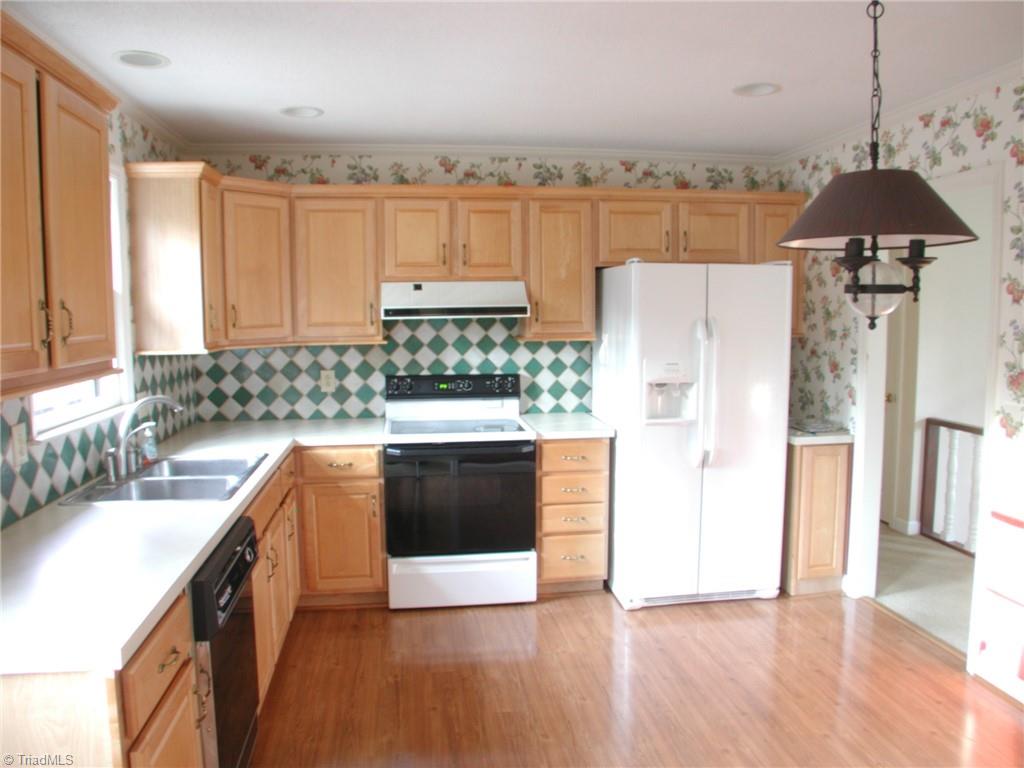 3060 High Cliffs Road Pfafftown, NC 27040 - Photo 6 of 18 Gallery Image 6