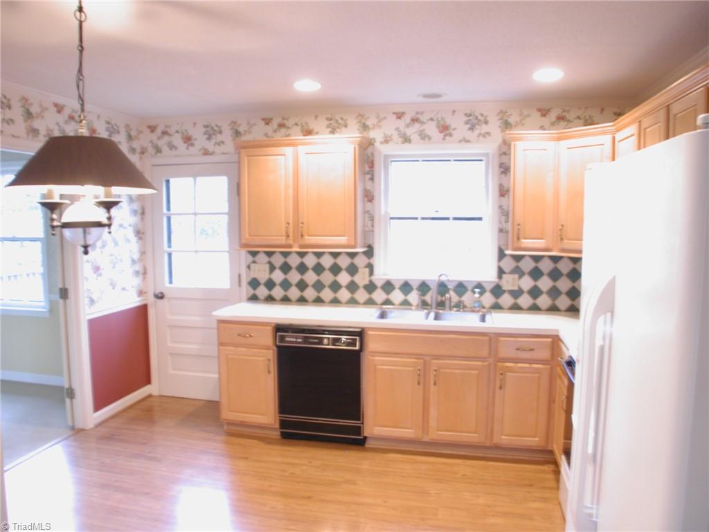 3060 High Cliffs Road Pfafftown, NC 27040 - Photo 7 of 18 Gallery Image 7