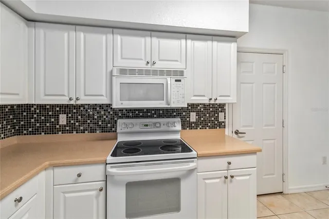 $2,100 | 6351 Bay Cedar Lane, Bradenton, FL 34203