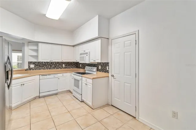 $2,100 | 6351 Bay Cedar Lane, Bradenton, FL 34203