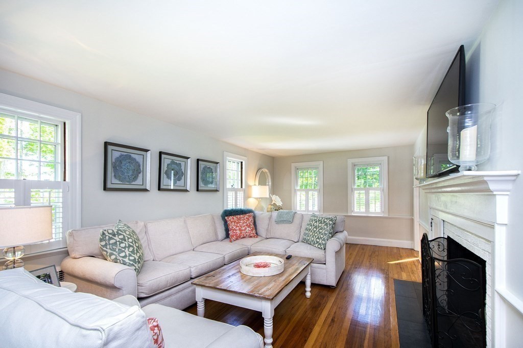 71 Lawson Road Scituate, MA 02066 - Photo 9 of 31 Gallery Image 9