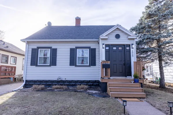 $229,900 | 1920 16th Street South, La Crosse, WI 54601