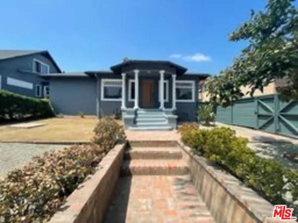 $1,380,000 | 821 North Harvard Boulevard, Los Angeles, CA 90029