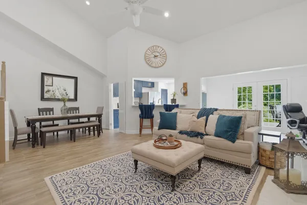 $350,000 | 9400 Doliver Drive, Unit 21, Houston, TX 77063