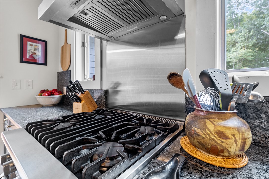 33 Sakonnet Trail Little Compton, RI 02837 - Photo 12 of 50