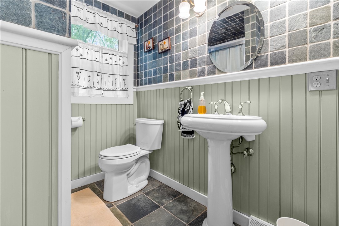 33 Sakonnet Trail Little Compton, RI 02837 - Photo 34 of 50