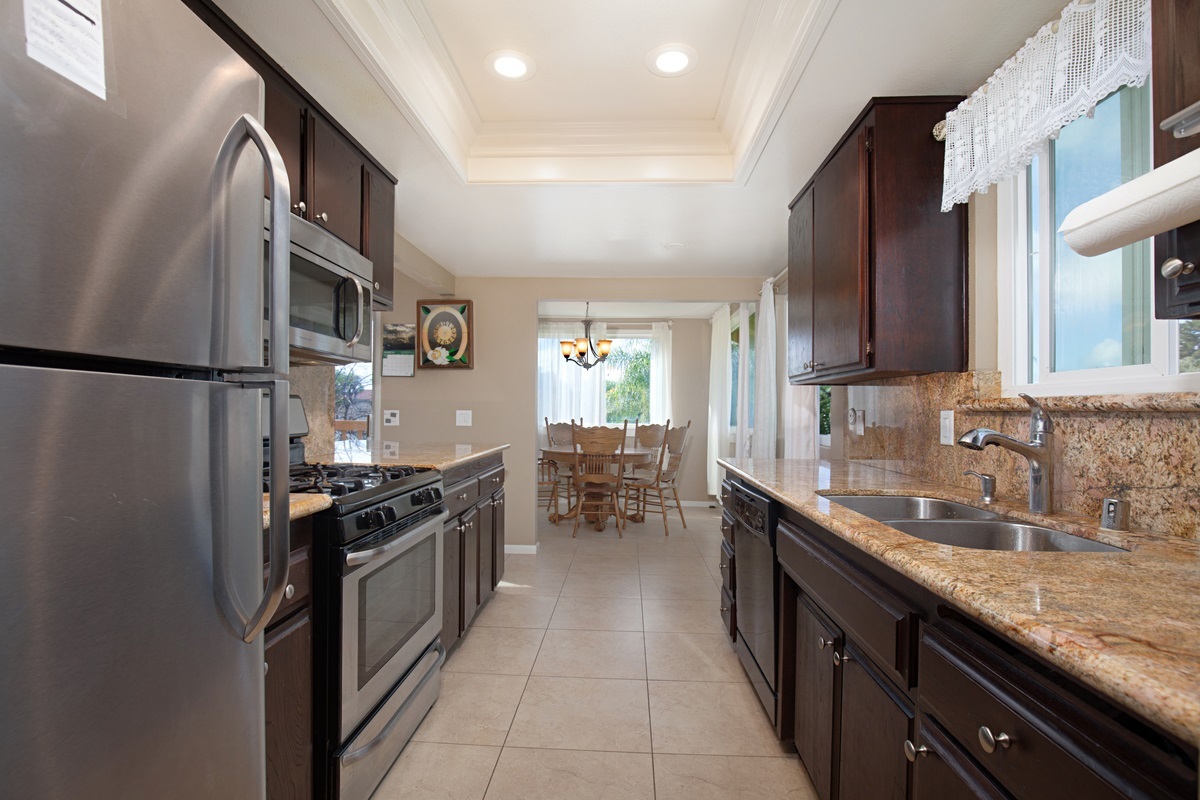 245 Shetland Way Fallbrook, CA 92028 - Photo 9 of 25