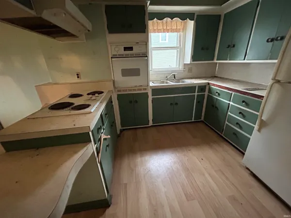 $110,000 | 405 Southwest 3rd Street, Loogootee, IN 47553