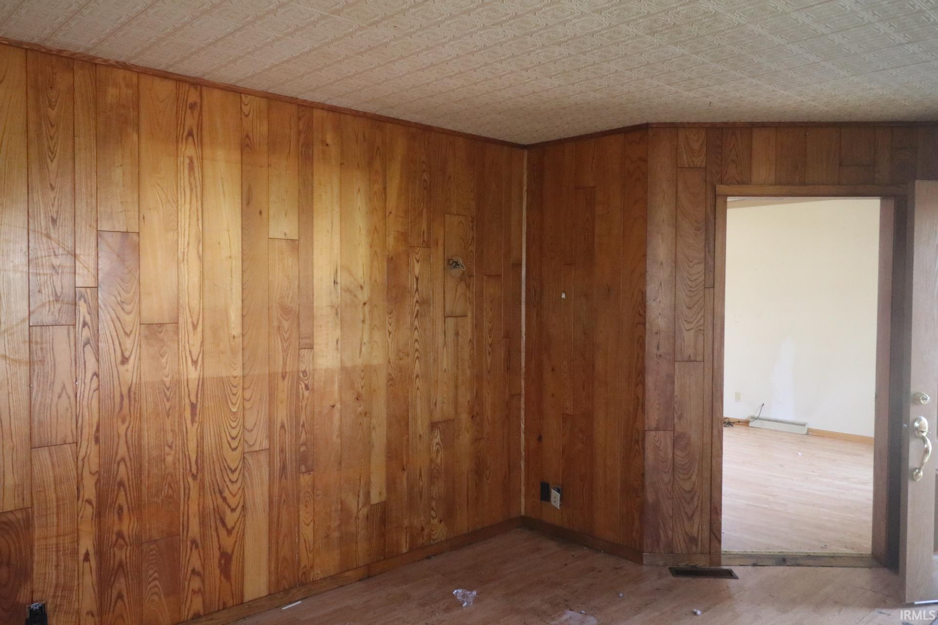 405 Southwest 3rd Street Loogootee, IN 47553 - Photo 9 of 19