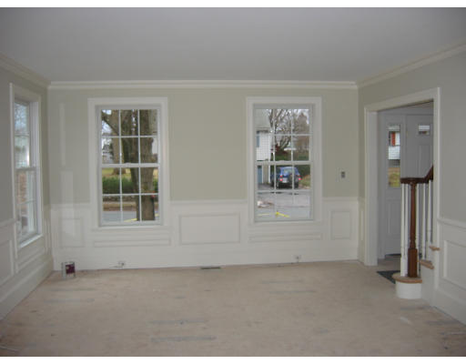 95 Pine Grove Street Needham, MA 02494 - Photo 3 of 12 Gallery Image 3