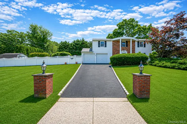 $795,000 | 2 Barry Lane, Mount Sinai, NY 11766