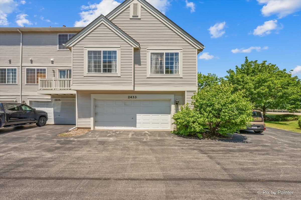 2433 Daybreak Court, Unit 2433 Elgin, IL 60123 - Photo 2 of 37