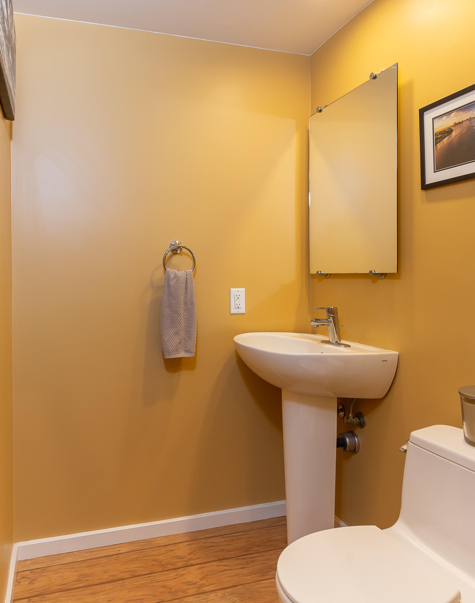 4022 Primavera Road, Unit B Santa Barbara, CA 93110 - Photo 13 of 27 powder room