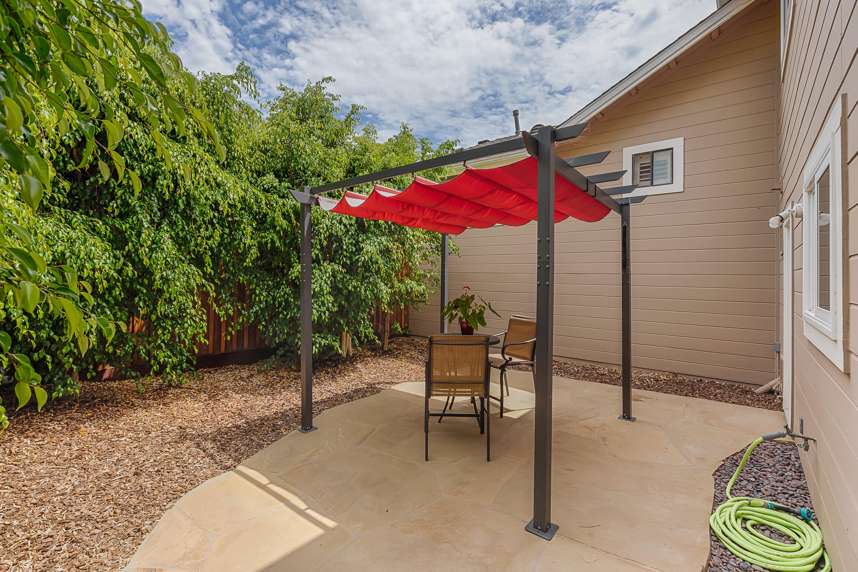 4022 Primavera Road, Unit B Santa Barbara, CA 93110 - Photo 25 of 27 back trellis