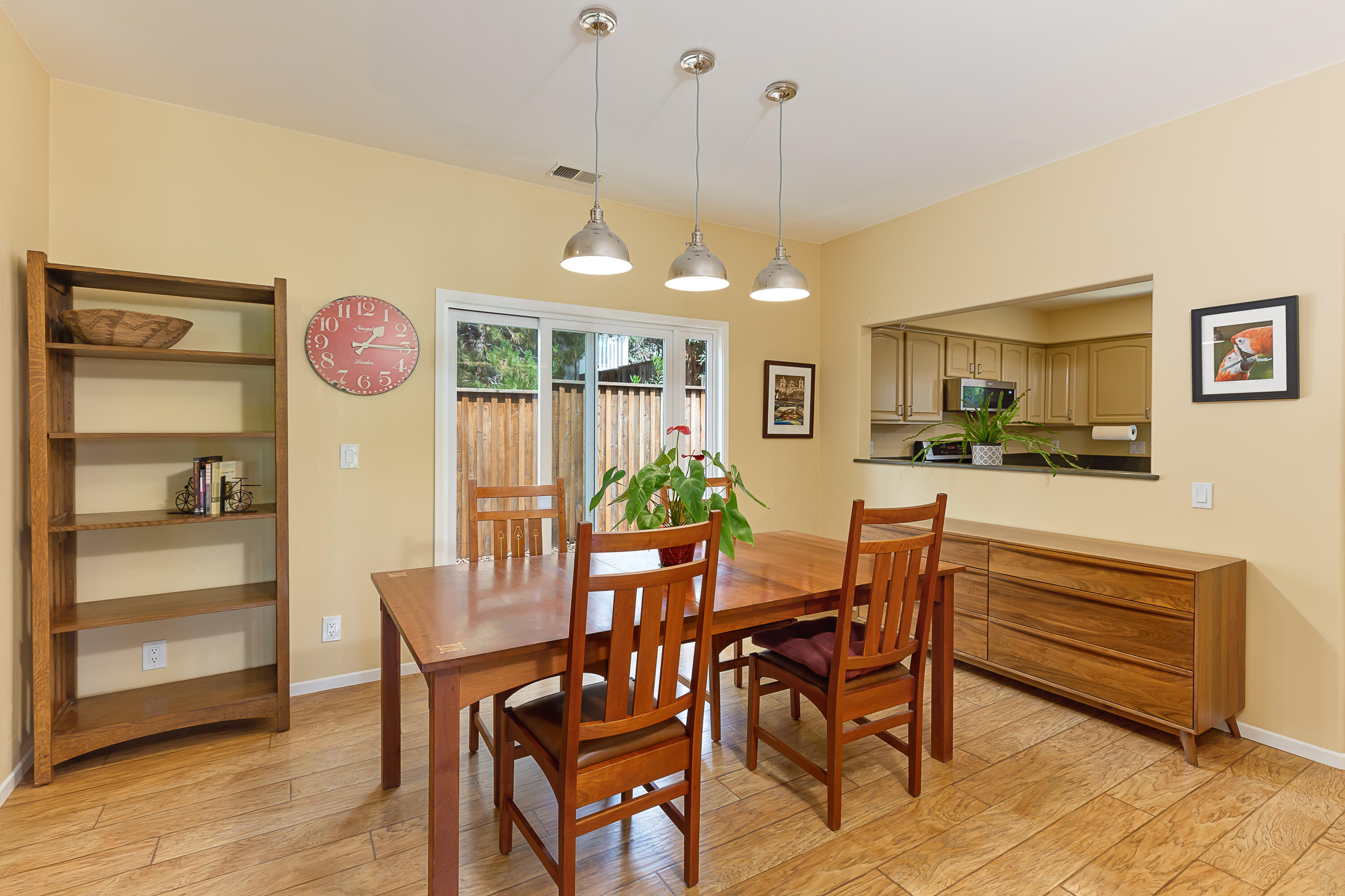 4022 Primavera Road, Unit B Santa Barbara, CA 93110 - Photo 6 of 27 Dining Area