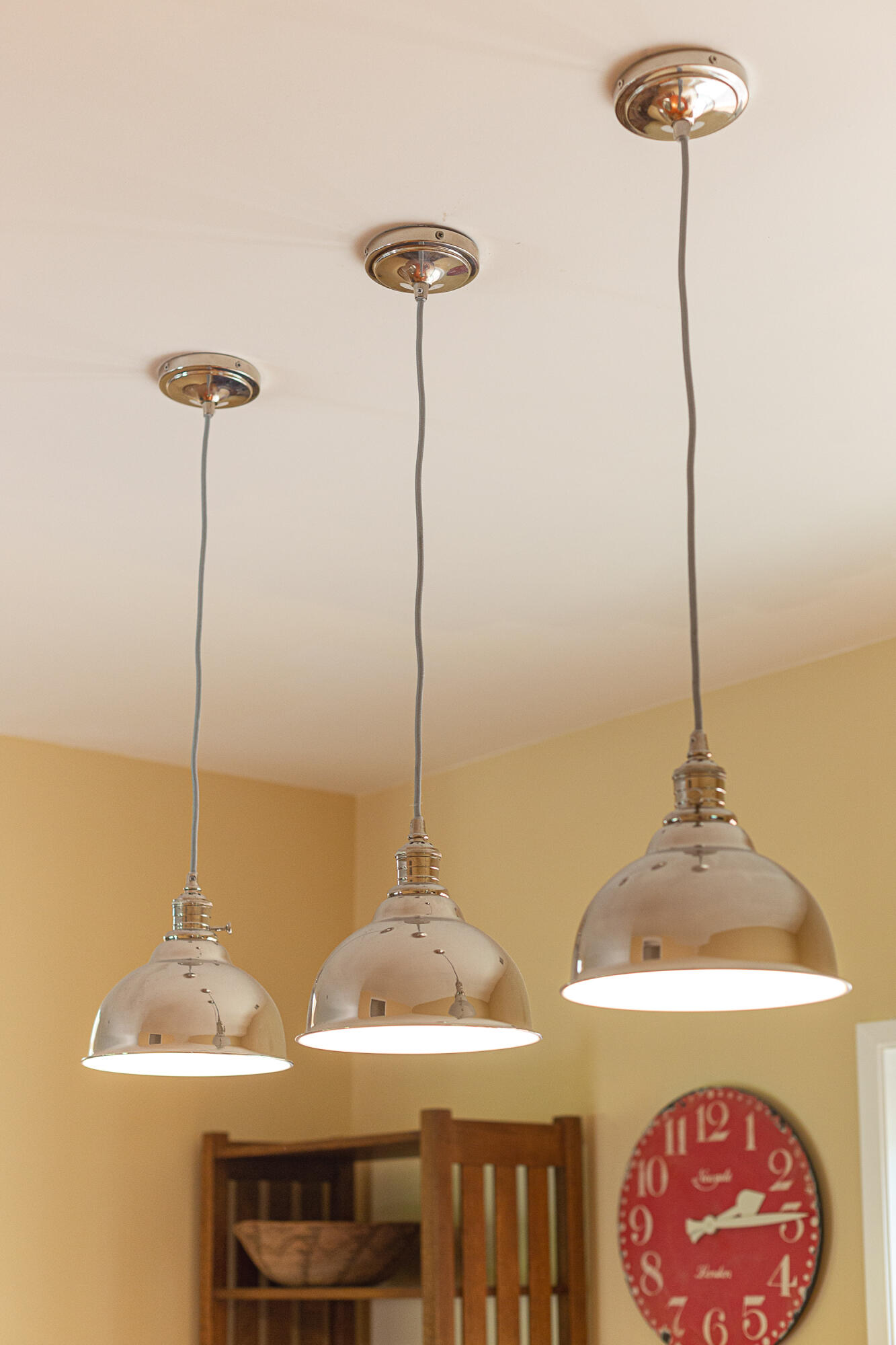 4022 Primavera Road, Unit B Santa Barbara, CA 93110 - Photo 7 of 27 Dining LIghting