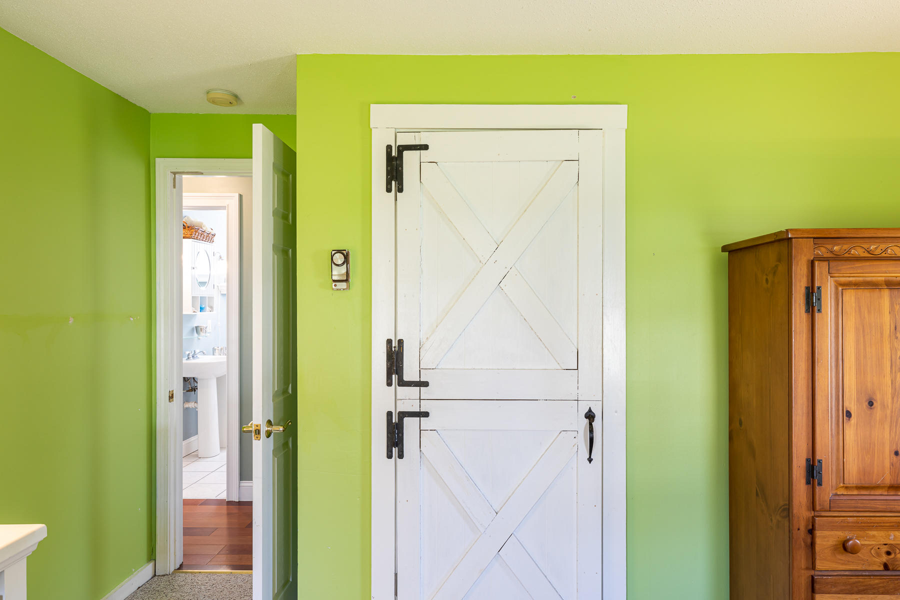 29 Hitching Post Lane Centerville, MA 02632 - Photo 14 of 29 a view of a bathroom