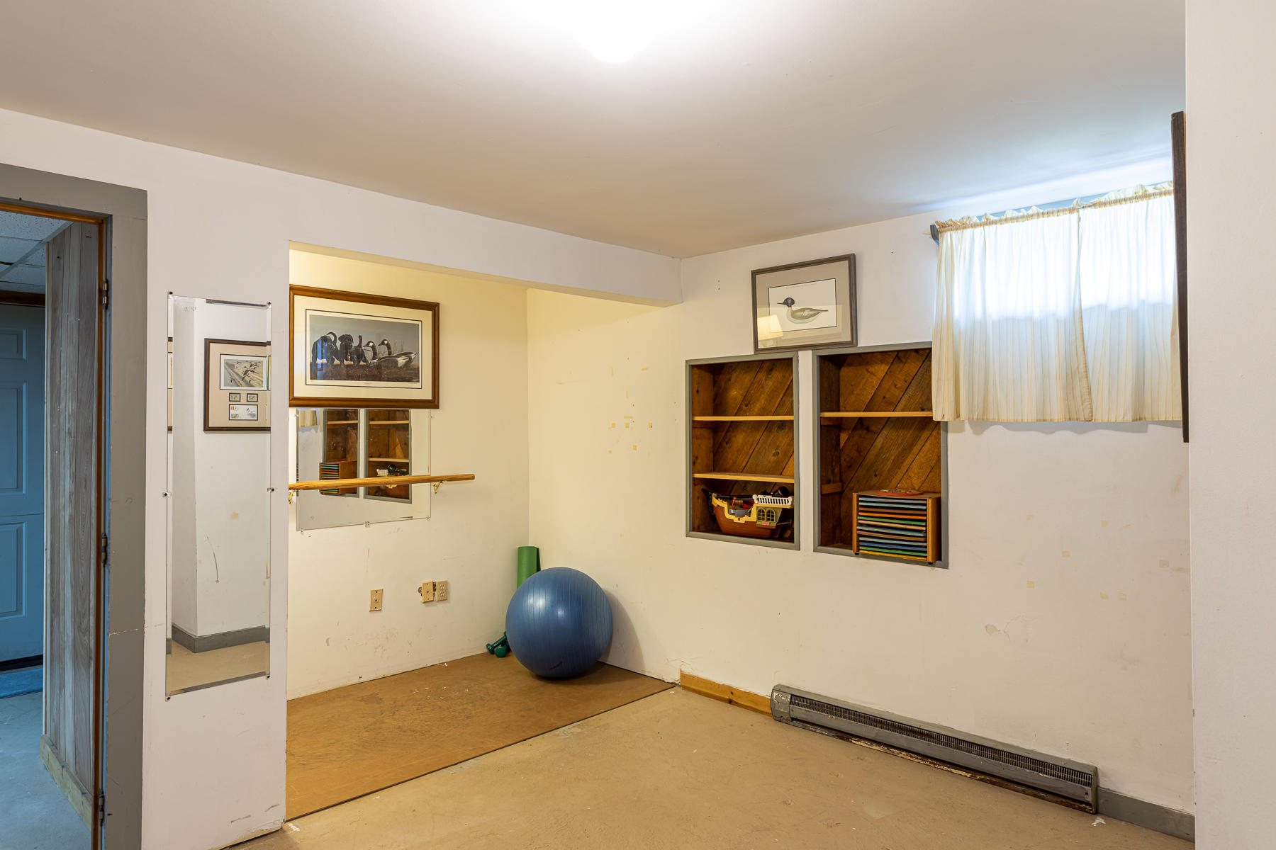 29 Hitching Post Lane Centerville, MA 02632 - Photo 22 of 29 a view of an empty room with closet and window