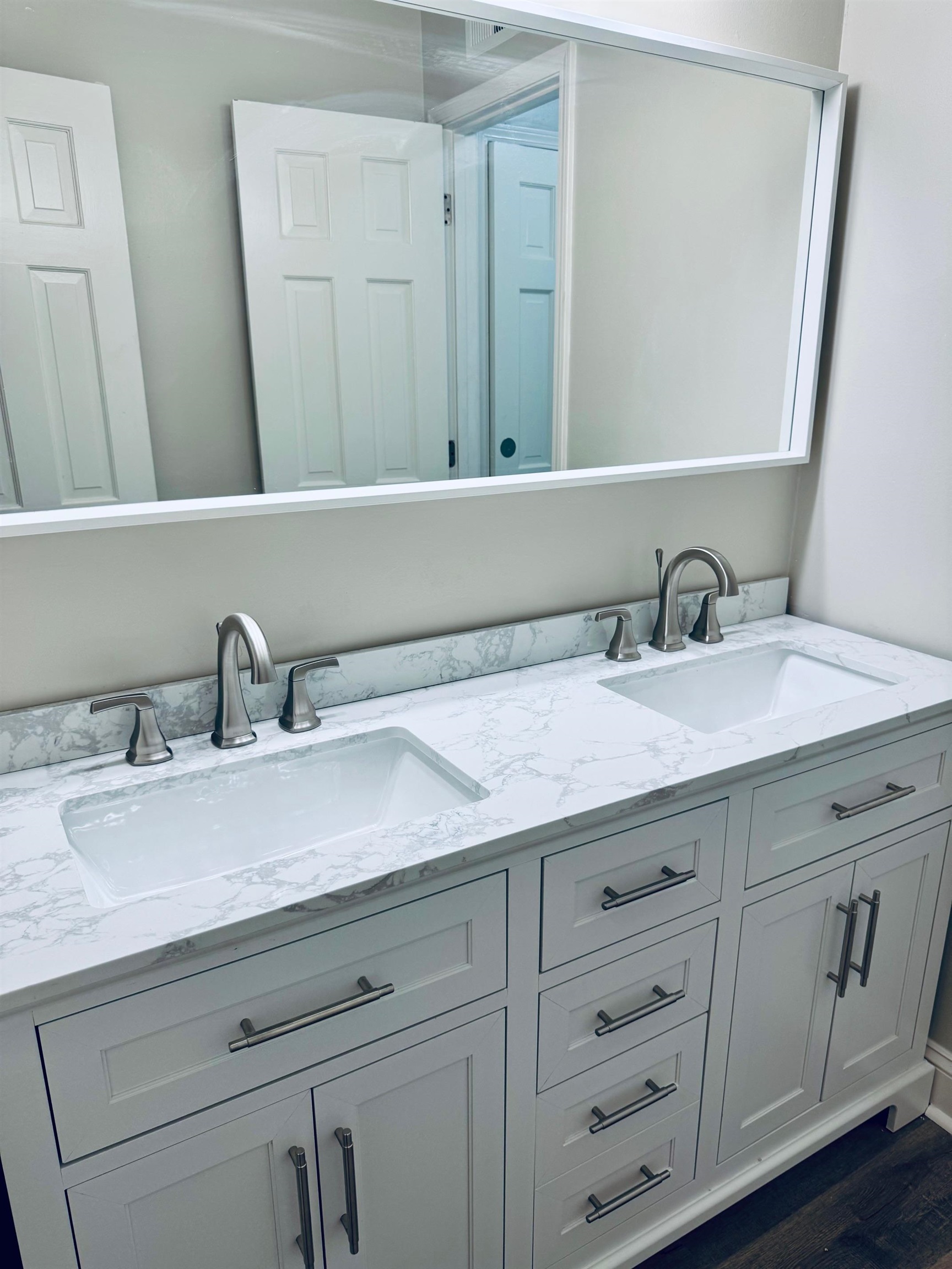 2212 Howard Road Germantown, TN 38138 - Photo 13 of 24 a bathroom with a sink and a mirror