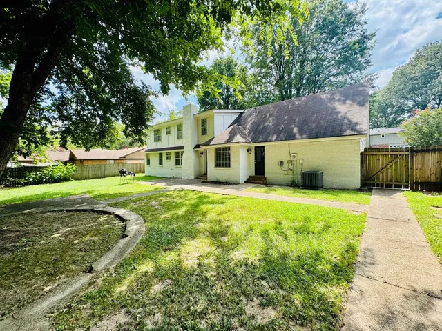a view of a lake with houses