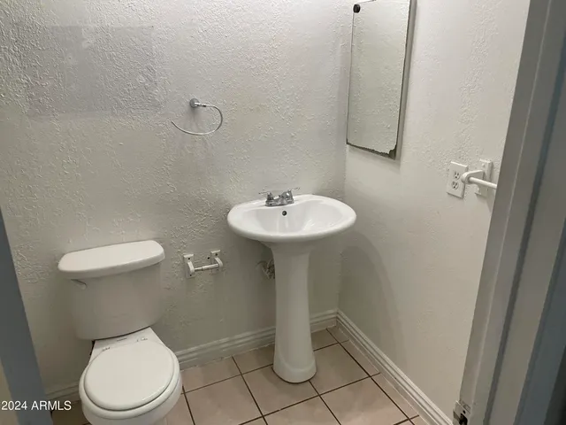 $1,695 | 8333 West Roma Avenue, Phoenix, AZ 85037