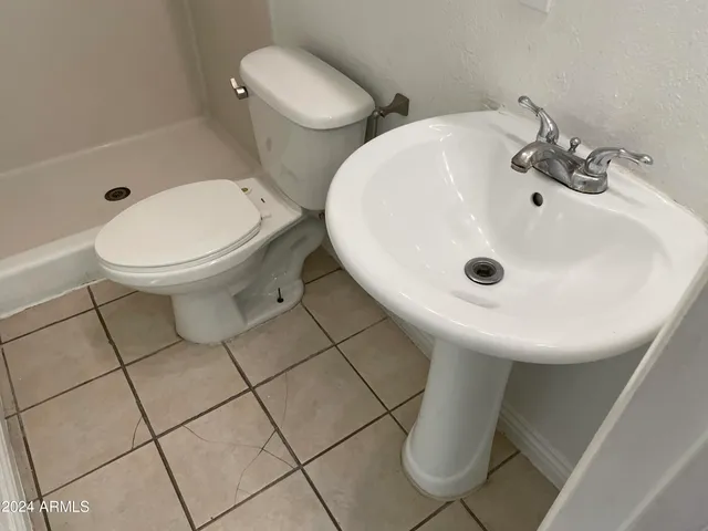 $1,695 | 8333 West Roma Avenue, Phoenix, AZ 85037