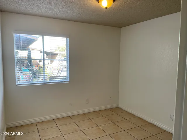 $1,695 | 8333 West Roma Avenue, Phoenix, AZ 85037