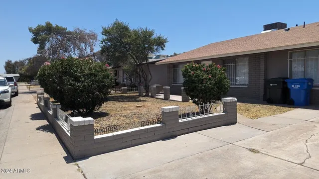 $1,695 | 8333 West Roma Avenue, Phoenix, AZ 85037