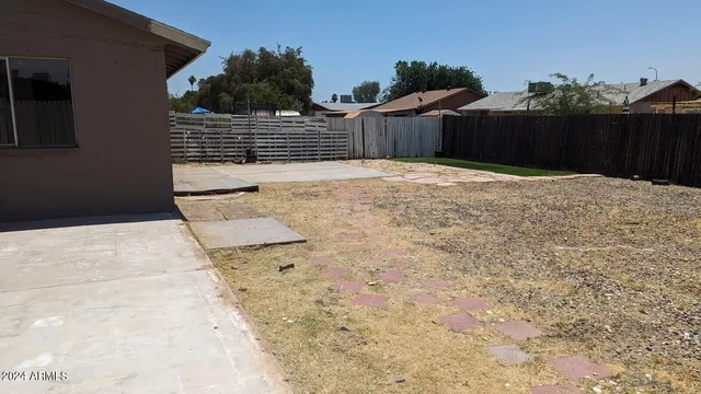 $1,695 | 8333 West Roma Avenue, Phoenix, AZ 85037