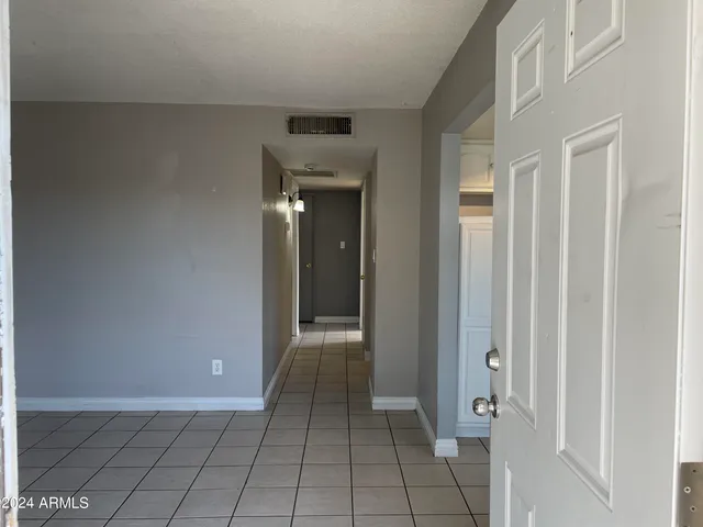 $1,695 | 8333 West Roma Avenue, Phoenix, AZ 85037