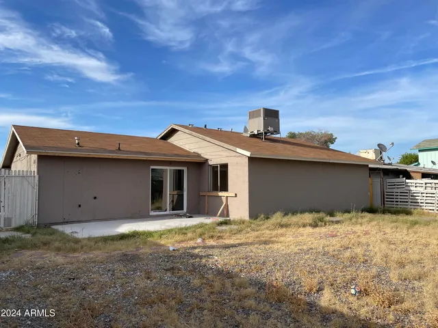 $1,695 | 8333 West Roma Avenue, Phoenix, AZ 85037
