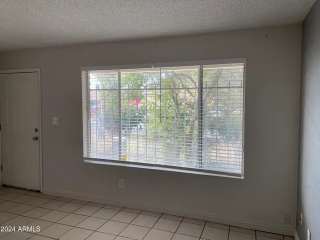 $1,695 | 8333 West Roma Avenue, Phoenix, AZ 85037