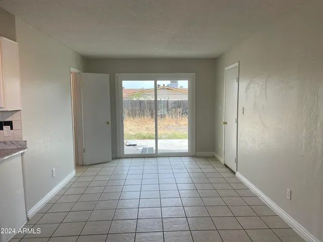 $1,695 | 8333 West Roma Avenue, Phoenix, AZ 85037